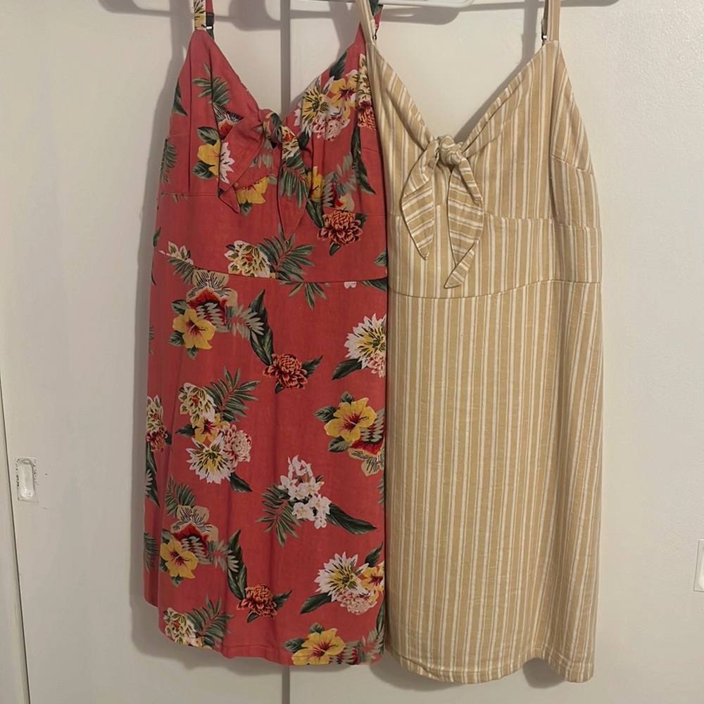 2 hollister dresses!